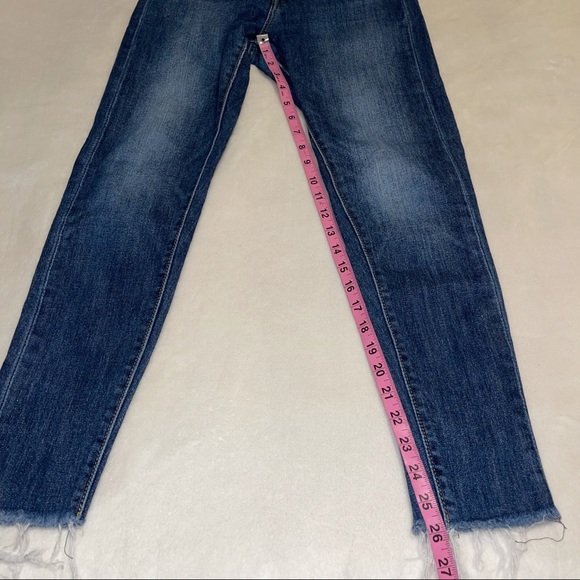 Levi’s High Rise Raw Hem Wedgie Skinny Jeans| 26 - Picture 8 of 8